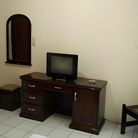 Hotel Benteng Bukittinggi Buitenkant foto