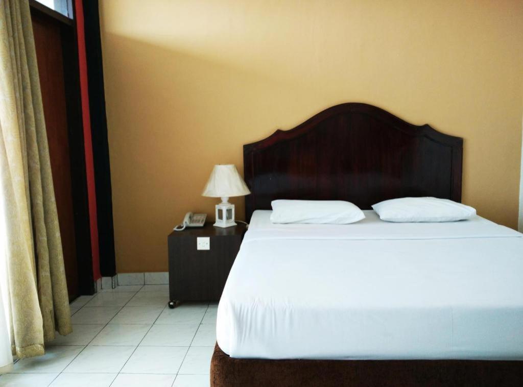 Hotel Benteng Bukittinggi Buitenkant foto