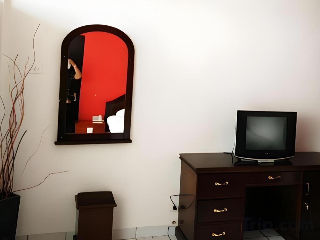 Hotel Benteng Bukittinggi Buitenkant foto