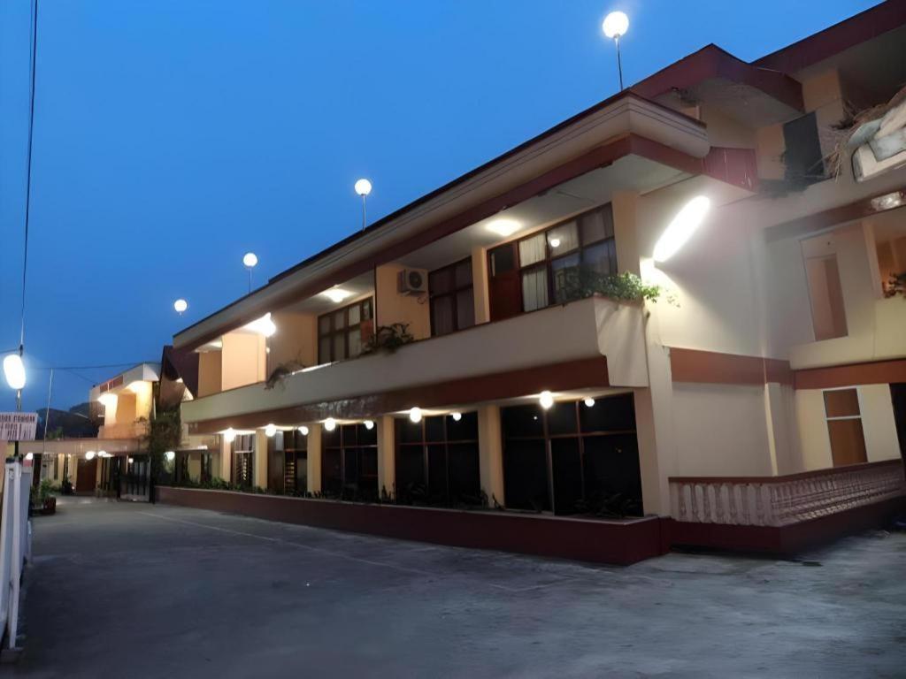 Hotel Benteng Bukittinggi Buitenkant foto