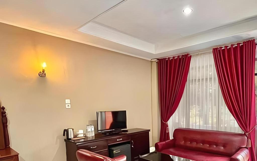 Hotel Benteng Bukittinggi Buitenkant foto