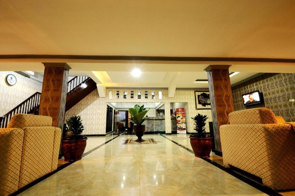 Hotel Benteng Bukittinggi Buitenkant foto