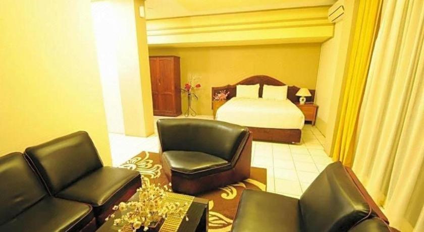 Hotel Benteng Bukittinggi Buitenkant foto