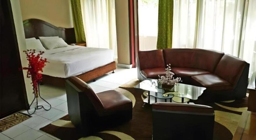 Hotel Benteng Bukittinggi Buitenkant foto