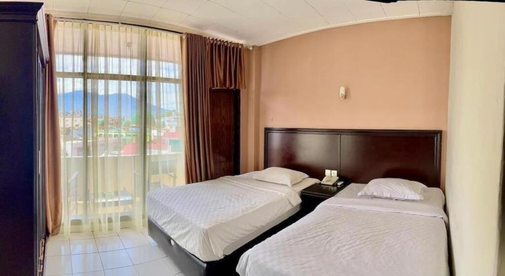 Hotel Benteng Bukittinggi Buitenkant foto